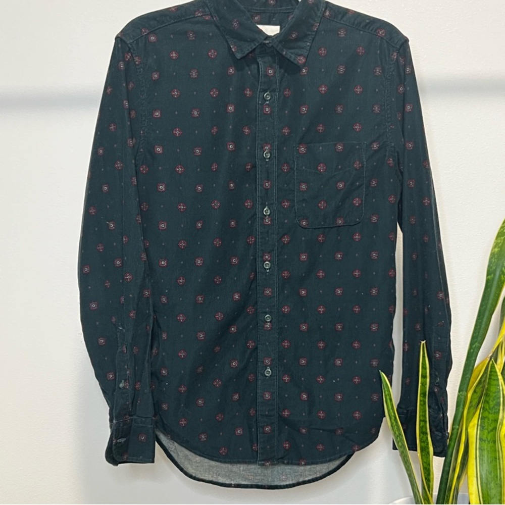 American Eagle Outfitters Green and Red Corduroy Button Down Shirt